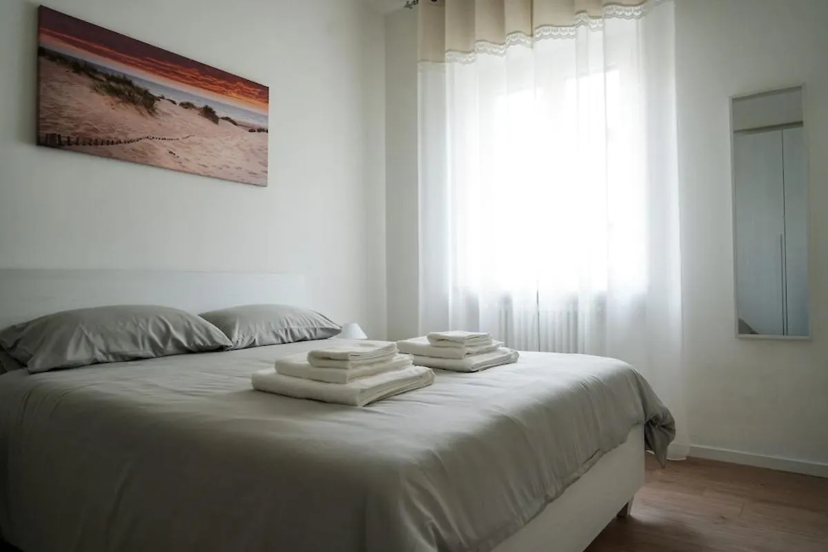 Simon Apartment Verona 0*,  Italy
